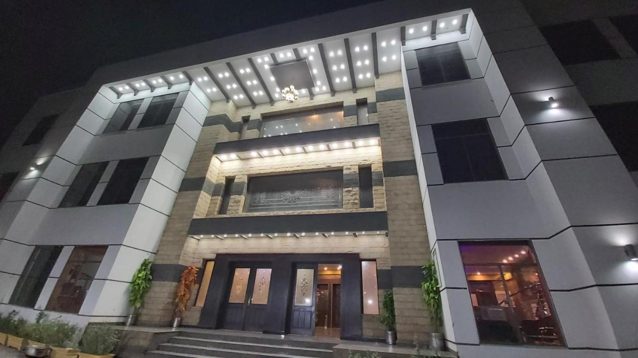 Royaute Luxury Hotel Sialkot Exterior foto